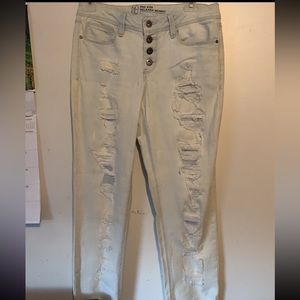 No Boundaries Mid rise cuffed cut Jeans